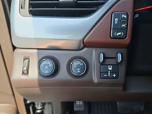 Used 2019 Chevrolet Tahoe Premier AWD/4WD image 33