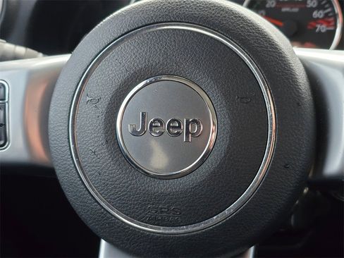 Used 2016 Jeep Wrangler Rubicon image 9