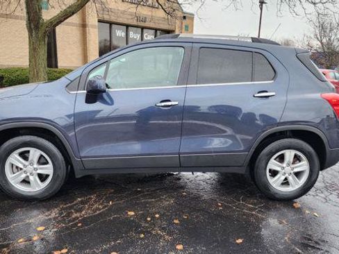 Used 2018 Chevrolet Trax LT w/ LT Convenience Package image 3