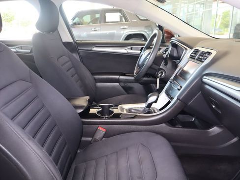 Used 2015 Ford Fusion SE FWD image 38