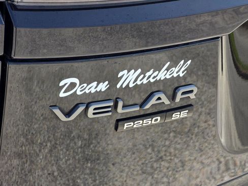 Used 2019 Land Rover Range Rover Velar R-Dynamic SE AWD/4WD image 36