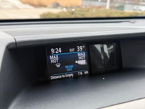 Used 2012 Toyota Sienna XLE image 24