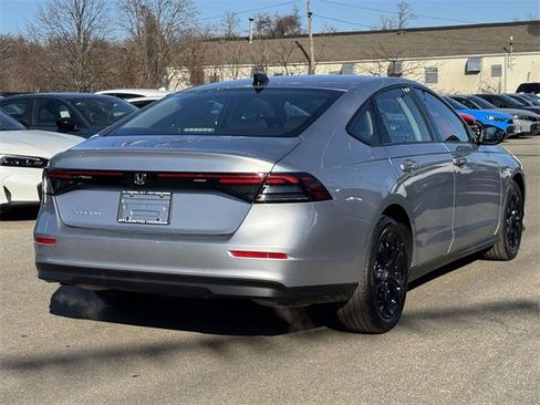New 2025 Honda Accord SE image 4
