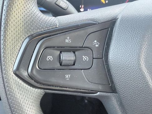 Used 2025 Chevrolet Trax LT image 20