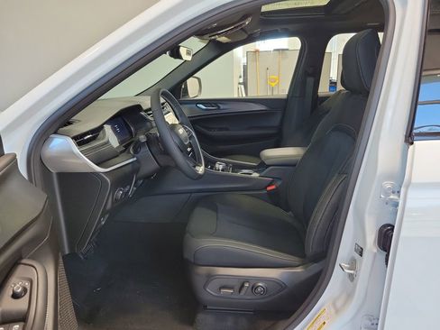New 2026 Jeep Grand Cherokee Laredo X AWD/4WD image 9