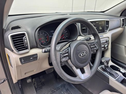 Used 2021 Kia Sportage LX FWD image 11