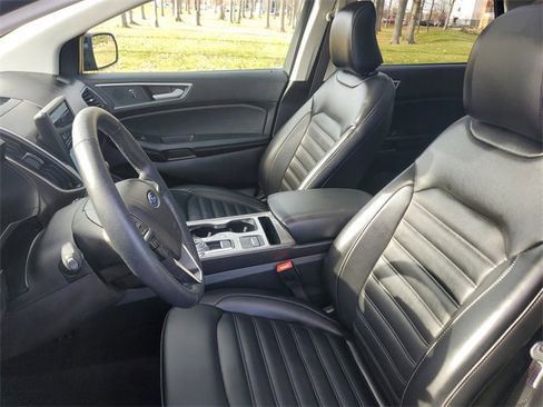 Certified 2024 Ford Edge SEL w/ Convenience Package image 9