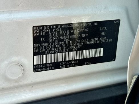 Used 2022 Toyota RAV4 LE AWD/4WD image 28