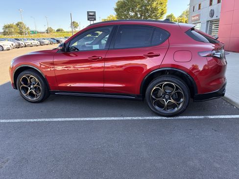 New 2025 Alfa Romeo Stelvio Sprint image 6