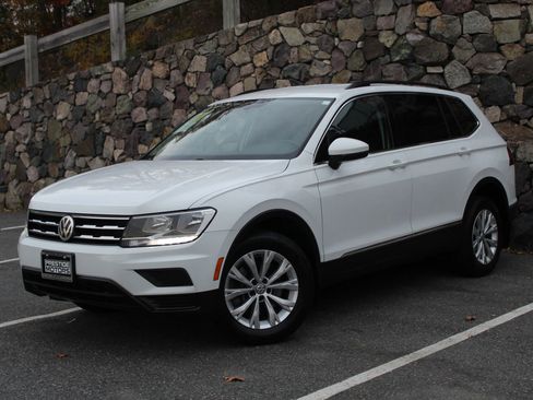 Used 2018 Volkswagen Tiguan SE w/ 3rd Row Seat Package image 2