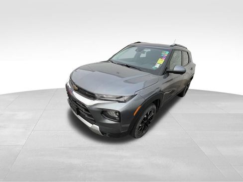 Used 2021 Chevrolet TrailBlazer LT w/ Premium Seating Package AWD/4WD image 4