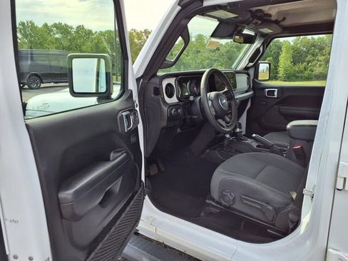 Used 2024 Jeep Wrangler Unlimited Sport AWD/4WD image 18