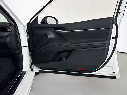 Used 2024 Toyota Camry SE FWD image 23