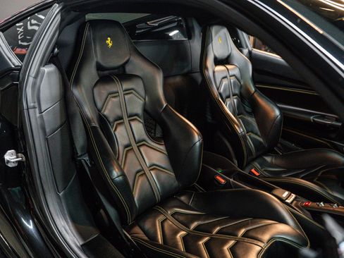 Used 2016 Ferrari 488 GTB RWD image 11