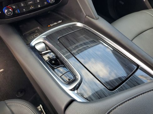 Used 2022 Buick Enclave Premium w/ Experience Buick Package image 26