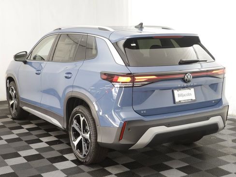 New 2026 Volkswagen Tiguan SE image 16
