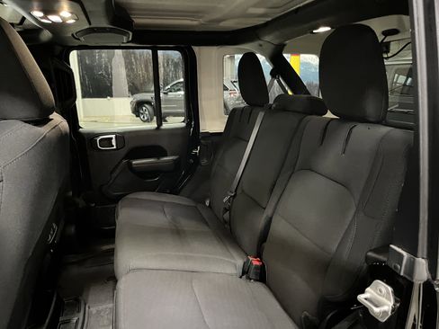 Used 2023 Jeep Wrangler Unlimited image 16