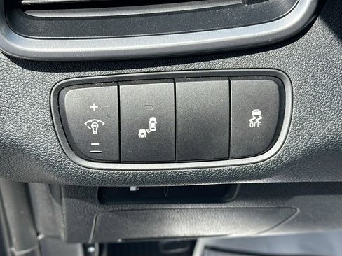 Used 2019 Kia Sorento S image 11