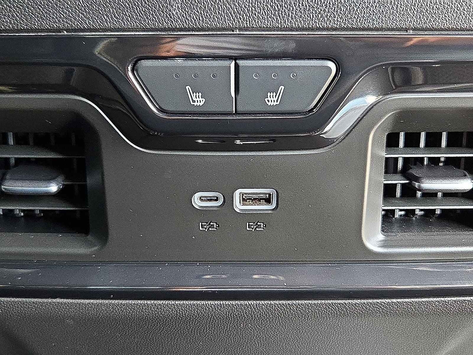 Used 2026 GMC Sierra 2500 AT4 w/ AT4 Premium Plus Package AWD/4WD image 12