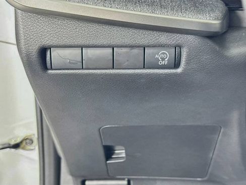 Used 2025 Nissan Kicks SV FWD image 10