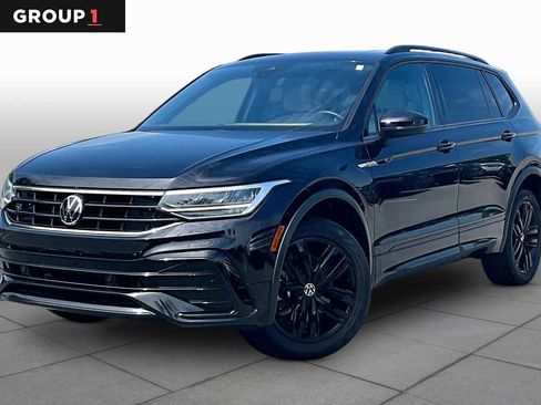 Used 2022 Volkswagen Tiguan SE R-Line AWD/4WD image 1