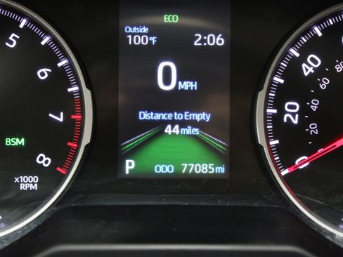 Used 2021 Toyota RAV4 XLE Premium FWD image 40
