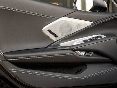 Used 2024 Chevrolet Corvette Stingray Premium Conv w/ Z51 Performance Package RWD image 17