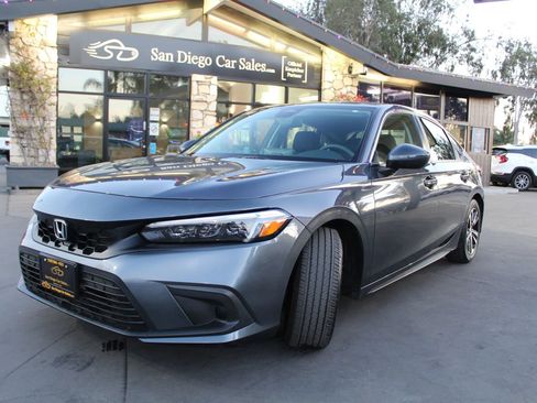 Used 2023 Honda Civic LX image 1