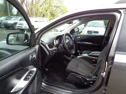 Used 2018 Dodge Journey SE image 13