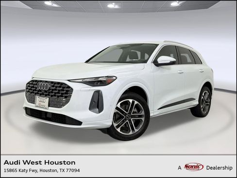 Certified 2025 Audi Q5 Premium w/ Convenience Package AWD/4WD image 1