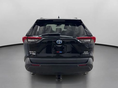 Used 2020 Toyota RAV4 XLE w/ Convenience Package image 8