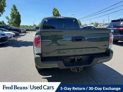 Used 2022 Toyota Tacoma TRD Off-Road AWD/4WD image 11