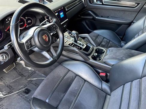 Used 2021 Porsche Cayenne GTS image 12