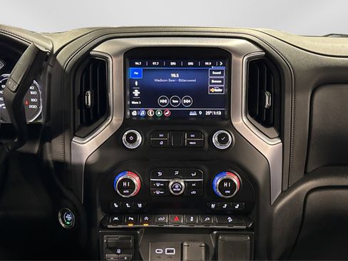 Used 2019 GMC Sierra 1500 SLT image 32