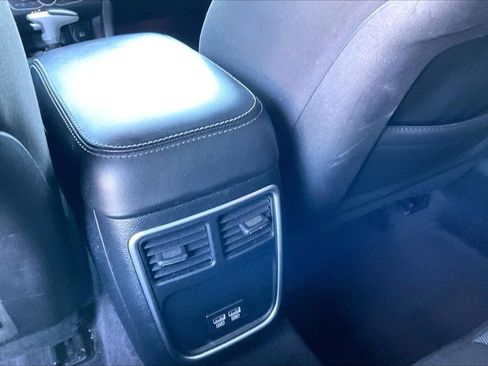 Used 2017 Dodge Charger SXT image 32