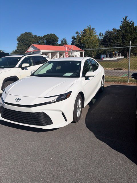 Used 2026 Toyota Camry LE w/ Convenience Package FWD image 1