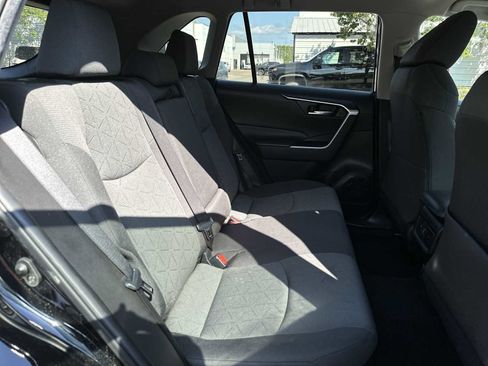 Used 2022 Toyota RAV4 XLE AWD/4WD image 18