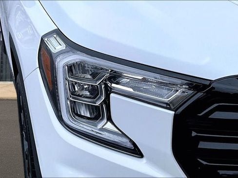 Certified 2023 GMC Terrain SLT w/ Elevation Edition AWD/4WD image 30