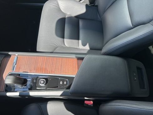 Used 2025 Volvo V60 B5 Cross Country Plus image 26