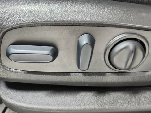 Used 2023 GMC Terrain SLE w/ Driver Convenience Package FWD image 21