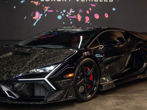 Used 2024 Lamborghini Revuelto AWD/4WD image 2