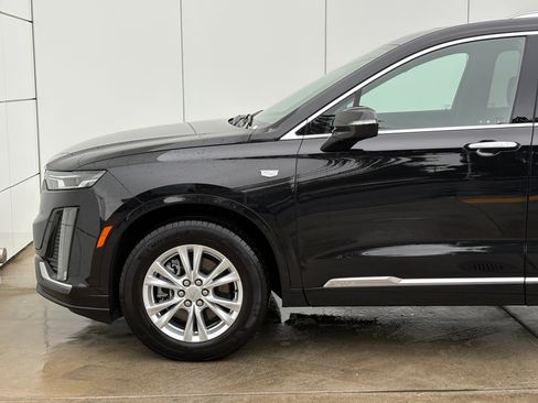 Certified 2024 Cadillac XT6 Luxury w/ LPO, Floor Liner Package AWD/4WD image 5