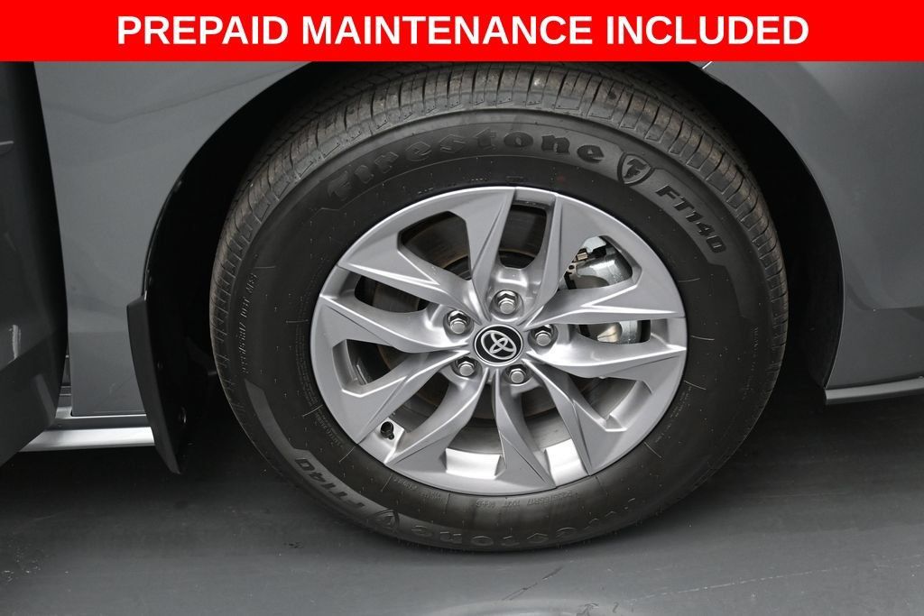 Certified 2026 Toyota Sienna XLE FWD image 36