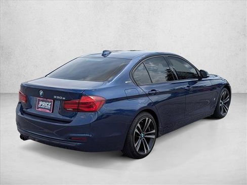 Used 2018 BMW 330e w/ Convenience Package RWD image 5