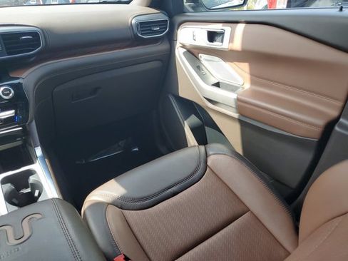 Certified 2023 Ford Explorer King Ranch w/ Technology Package AWD/4WD image 24