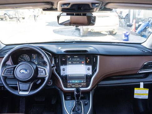 Used 2023 Subaru Outback Touring AWD/4WD image 18