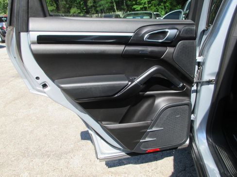 Used 2018 Porsche Cayenne S AWD/4WD image 19