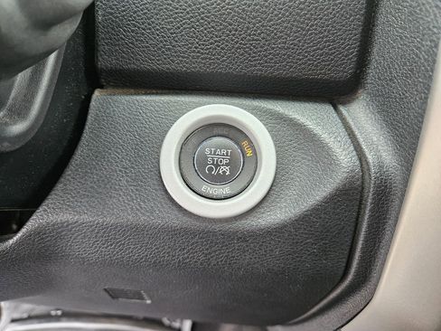 Used 2014 RAM 2500 Laramie w/ Convenience Group AWD/4WD image 18
