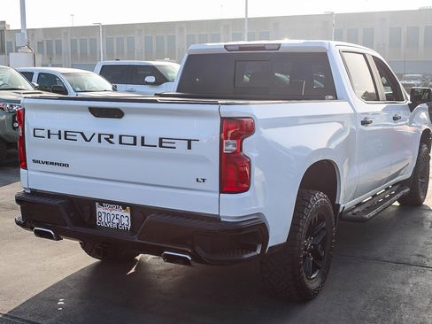 Used 2021 Chevrolet Silverado 1500 LT Trail Boss w/ Convenience Package II image 9
