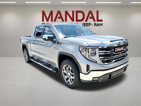 Used 2026 GMC Sierra 1500 SLT w/ SLT Premium Plus Package AWD/4WD image 4